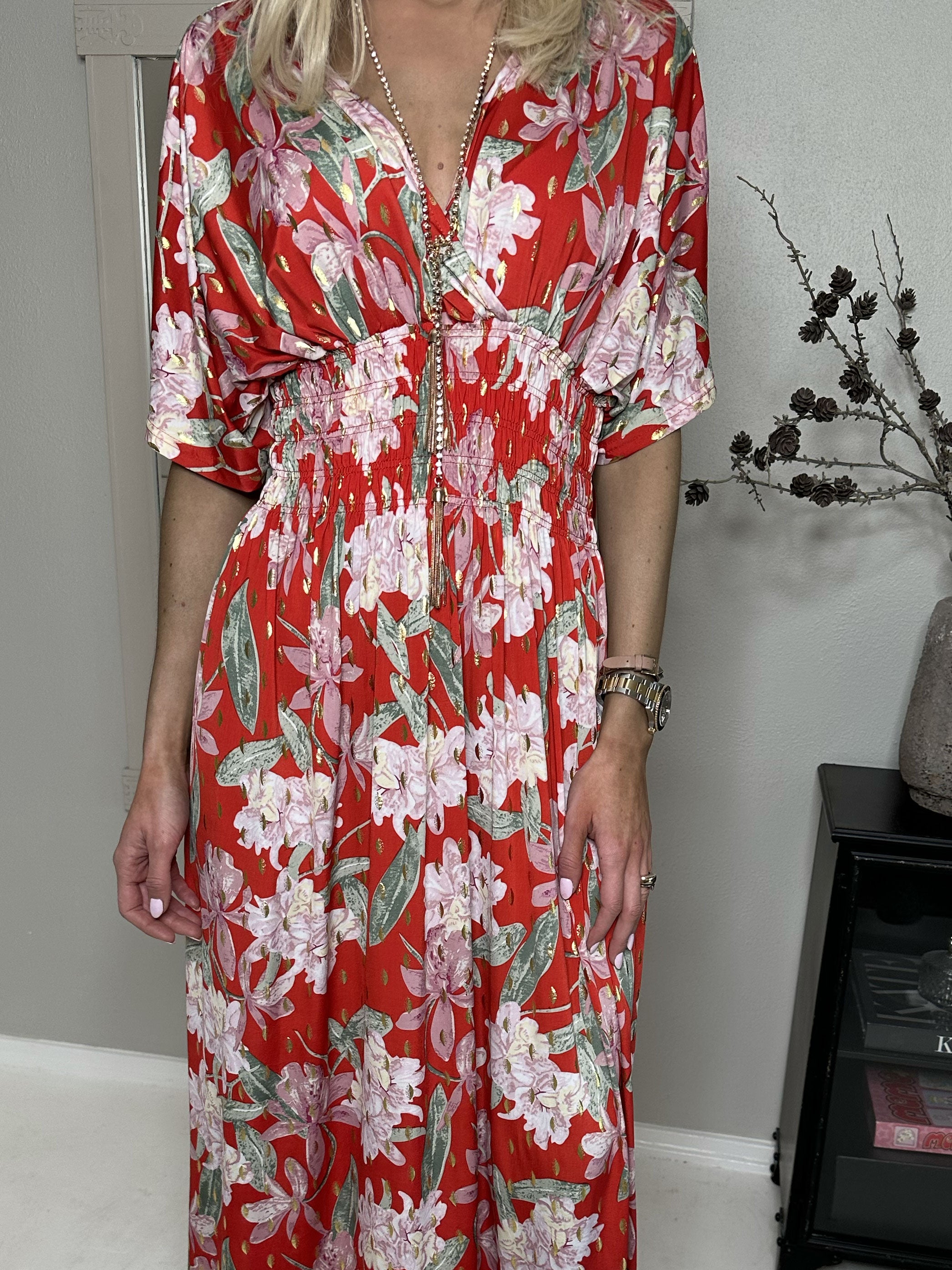 Pams Flower - Lang elastisk kjole i krølfrit stof